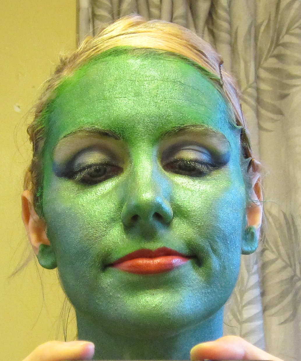 green alien makeup